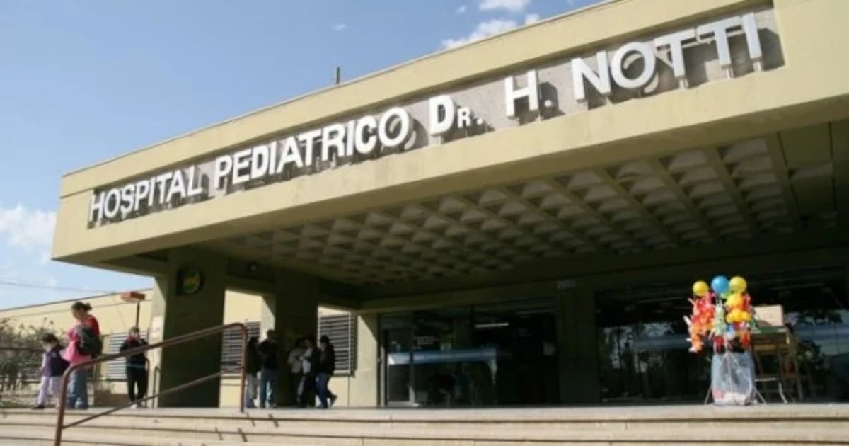 Una niña de ocho años murió tras chocar la moto en la que viajaba contra una camioneta en Maipú